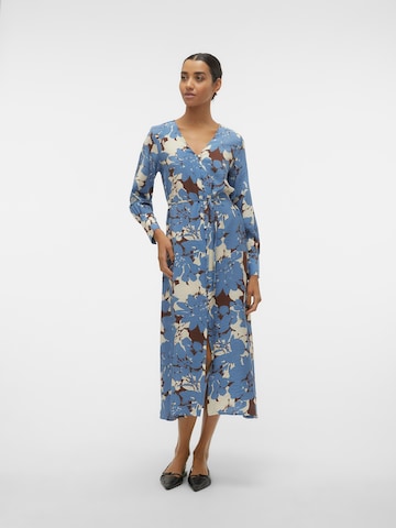 Robe-chemise 'BRITA BERTA' VERO MODA en bleu : devant