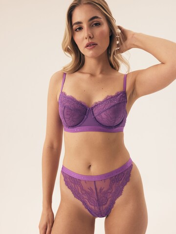 Classico Reggiseno 'Soft-BH Ocrissa, Stickerei, florale Spitze' di ESOTIQ in lilla