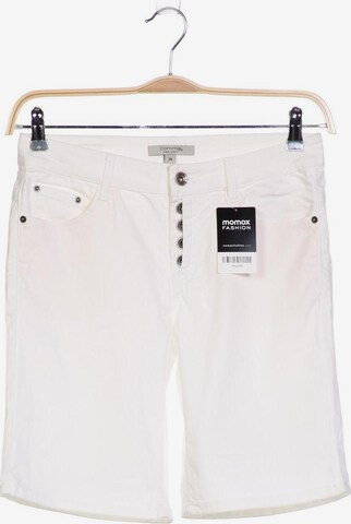 COMMA Shorts in XS in White: front