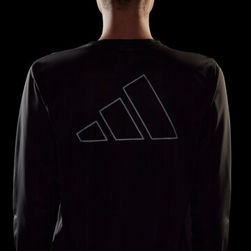ADIDAS SPORTSWEAR Funkcionalna majica 'Run Icons ' | črna barva