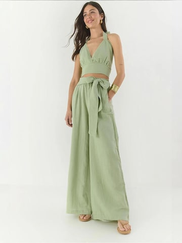 Bianco Lucci - Roupa de casa em verde: frente