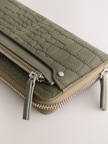 Portofel de la Next pe verde