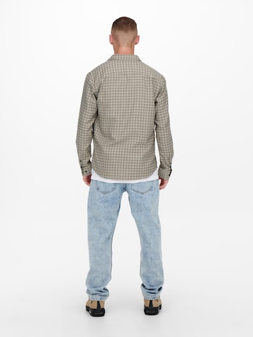 Only & Sons - Ajuste regular Camisa 'Tevin' en gris