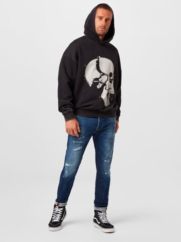 tigha Sweatshirt 'Loose your Head' in Schwarz