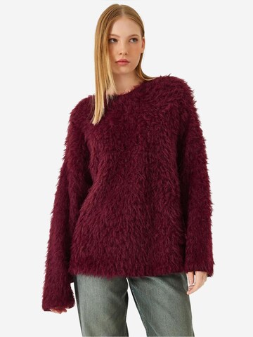 Pull-over oversize Bianco Lucci en rouge : devant