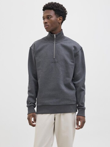 aprel Sweatshirt in Grijs: voorkant