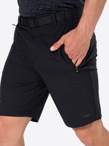 CMP Regular Shorts in Schwarz