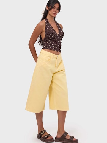 IT'S BASIC Baggy Jeans 'BAGGY BERMUDA SHORT' in Yellow: front