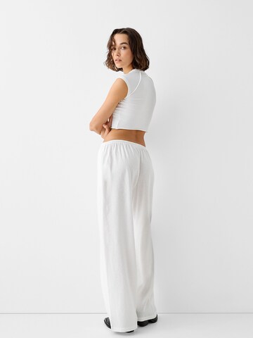 Bershka Wide Leg Hose in Weiß