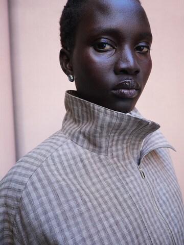 MANGO Prechodná bunda 'Felix' - Sivá