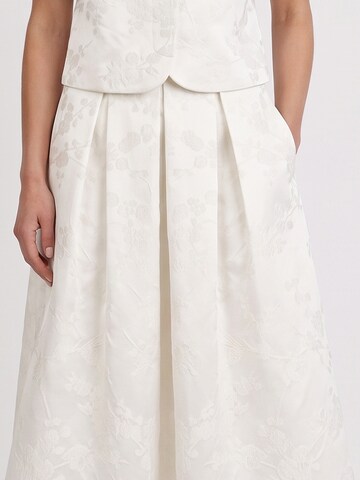 APART Skirt in White