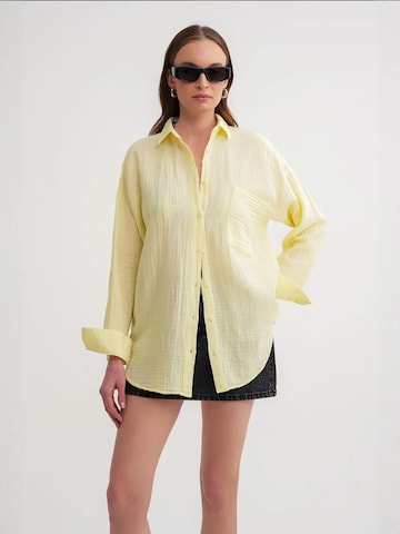Camicia da donna di MixRay in giallo: frontale