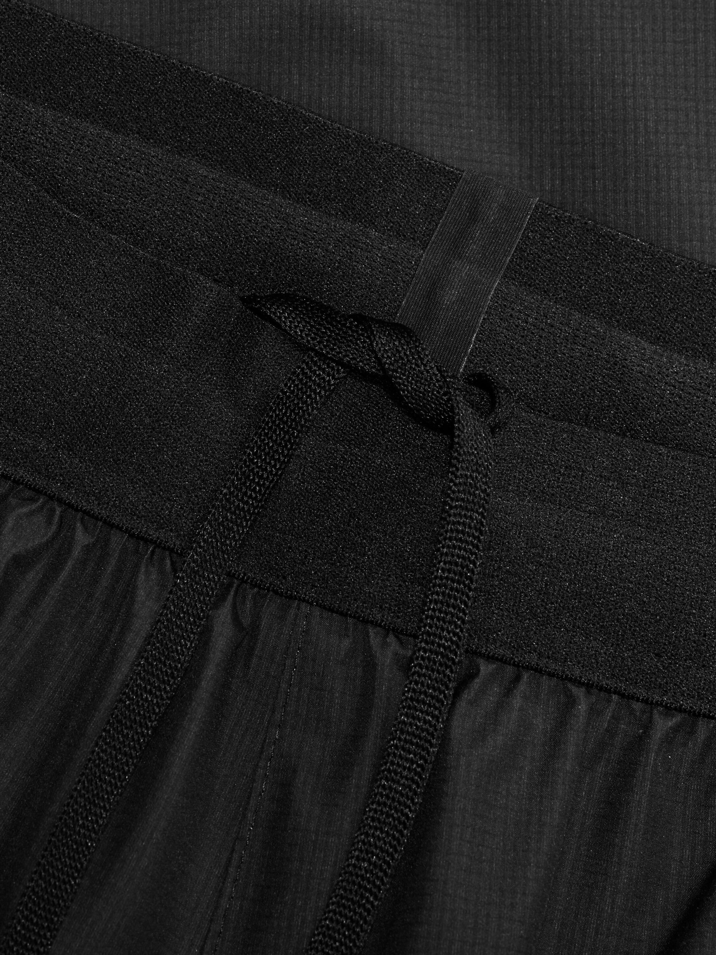 MAMMUT Tapered Outdoor Pants in Black
