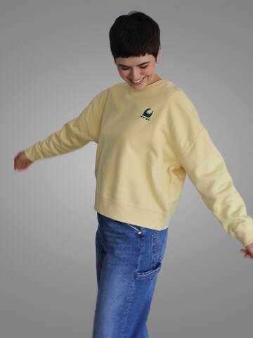 Kultgut Pullover 'an ordinary crocodile'‌‌ in Gelb