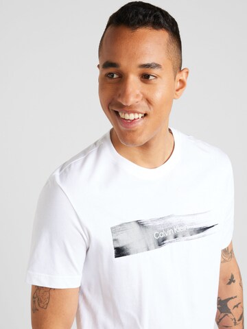 T-Shirt Calvin Klein en blanc