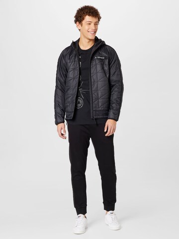 ADIDAS TERREX - Chaqueta de montaña en negro