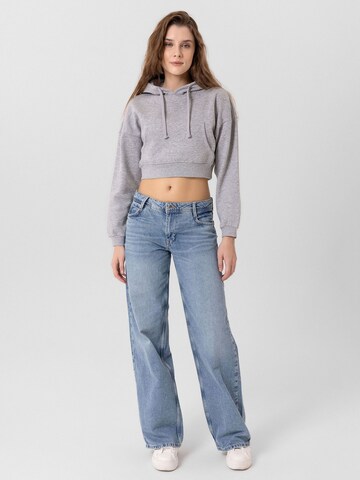 Felpa 'Helga' di Jacey Quinn in grigio