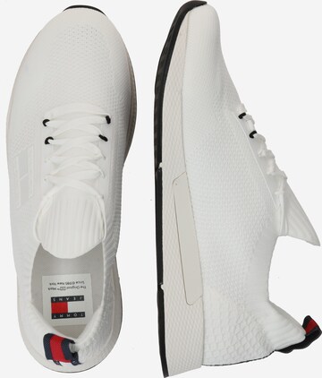 Sneaker bassa di Tommy Jeans in bianco