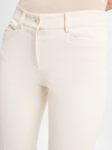 Coupe slim Pantalon chino 'Renira' Cambio en blanc
