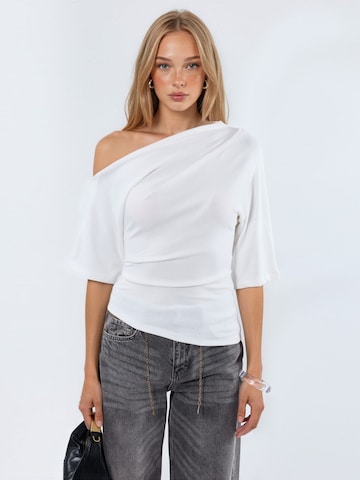 Busem Blouse in White: front