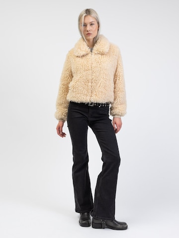 BROKE + SCHÖN Between-Season Jacket in Beige