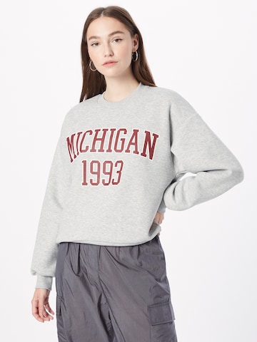 Gina Tricot Sweatshirt 'Riley' in Grey: front