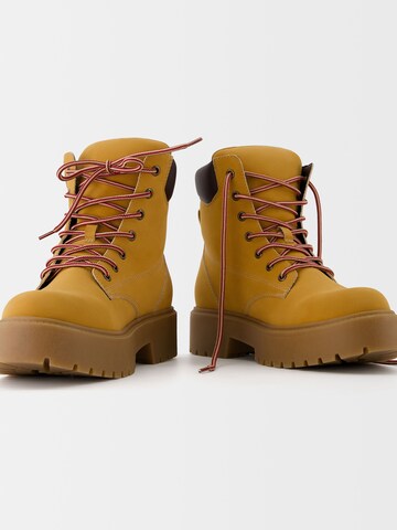 Bottines à lacets Bershka en beige