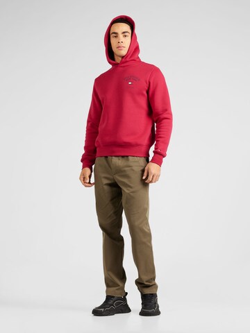 TOMMY HILFIGER Sweatshirt 'ARCHED VARSITY' in Rood