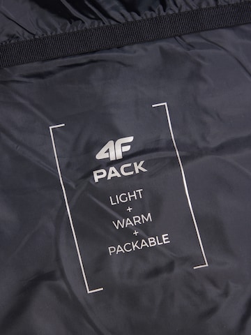 Geacă outdoor de la 4F pe negru