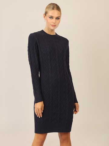 APART Knitted dress in Blue: front
