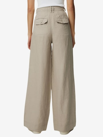 Flared Pantaloni di Marks & Spencer in beige