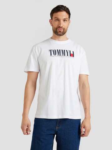 Tricou de la Tommy Jeans pe alb: față