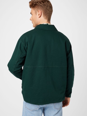 WEEKDAY Демисезонная куртка 'Aaron' в Зеленый