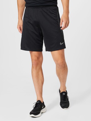 Regular Pantalon de sport NIKE en noir : devant