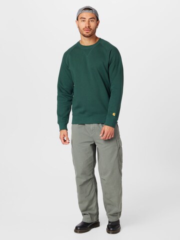 Carhartt WIP Sweatshirt 'Chase' in Green