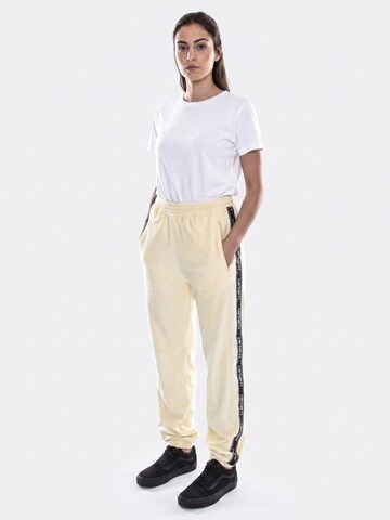 Carhartt WIP Baggy Bukser 'W' Tila Pant Flour Beige' i beige: forside