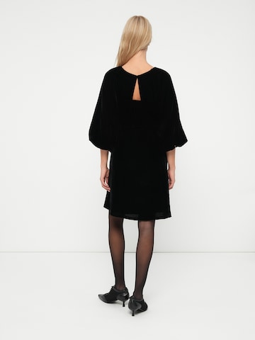 SELECTED Sukienka 'SLFABBY-LAURINA' w kolorze czarny