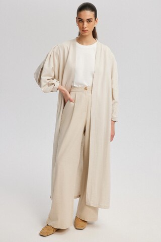 Touche Prive Kimono in Beige