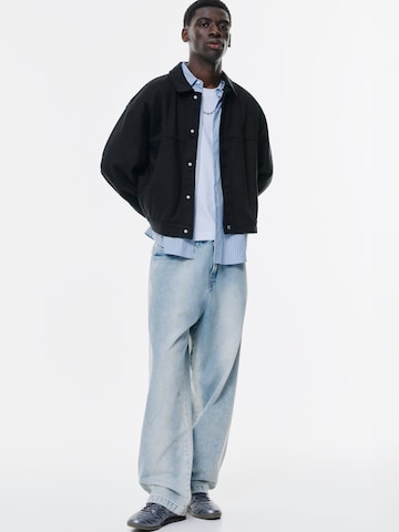 Pull&Bear Overgangsjakke i sort: forside