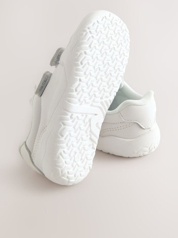 Sneaker de la Next pe alb