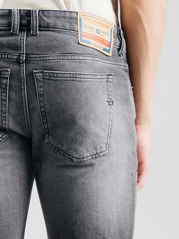 regular Jeans '1979 SLEENKER' di DIESEL in nero