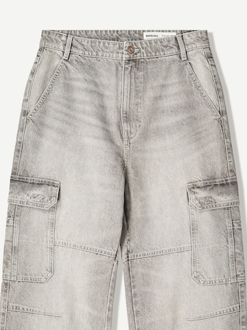 Bershka Baggy Cargo jeans in Grey