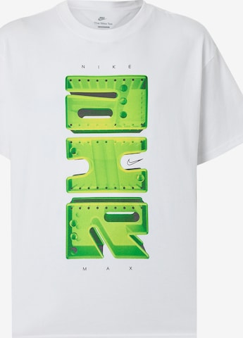 Tricou 'AM DAY PLUS' de la Nike Sportswear pe alb: față