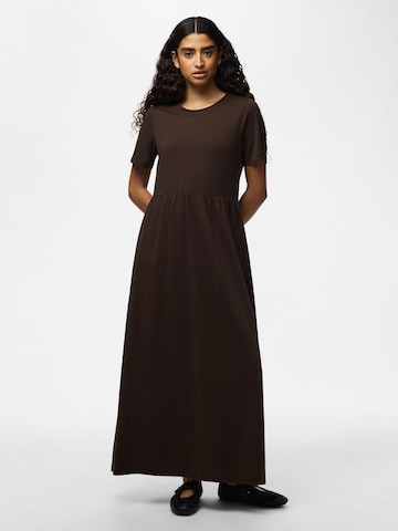 Robe 'PCDisso' PIECES en marron : devant