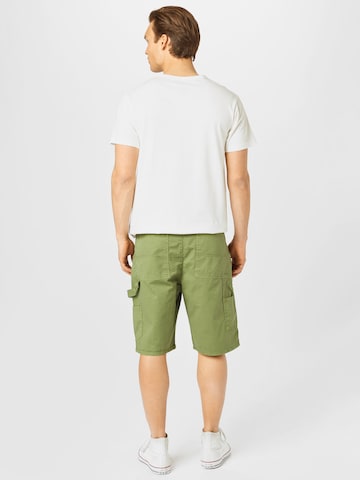 Urban Classics Loose fit Pants 'Carpenter' in Green