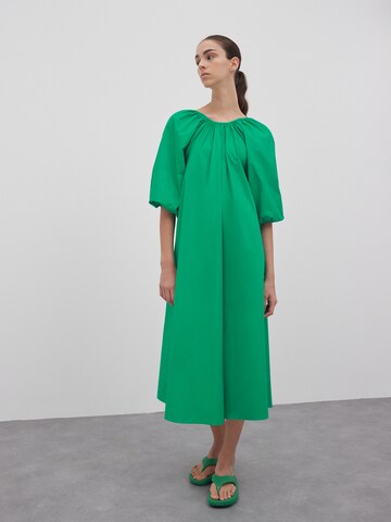 Robe 'Fadia' EDITED en vert : devant