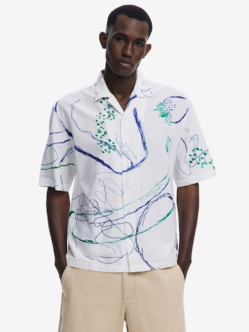 Desigual Comfort Fit Hemd in Weiß: Vorderseite