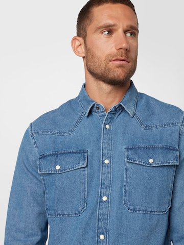 Coupe regular Chemise TOM TAILOR en bleu