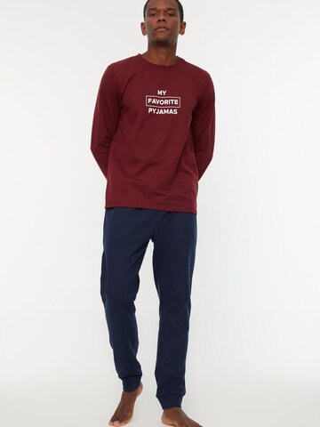 Pijama lungă de la Trendyol pe roșu: față
