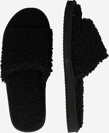 ABOUT YOU Slipper 'Jolie' in Schwarz